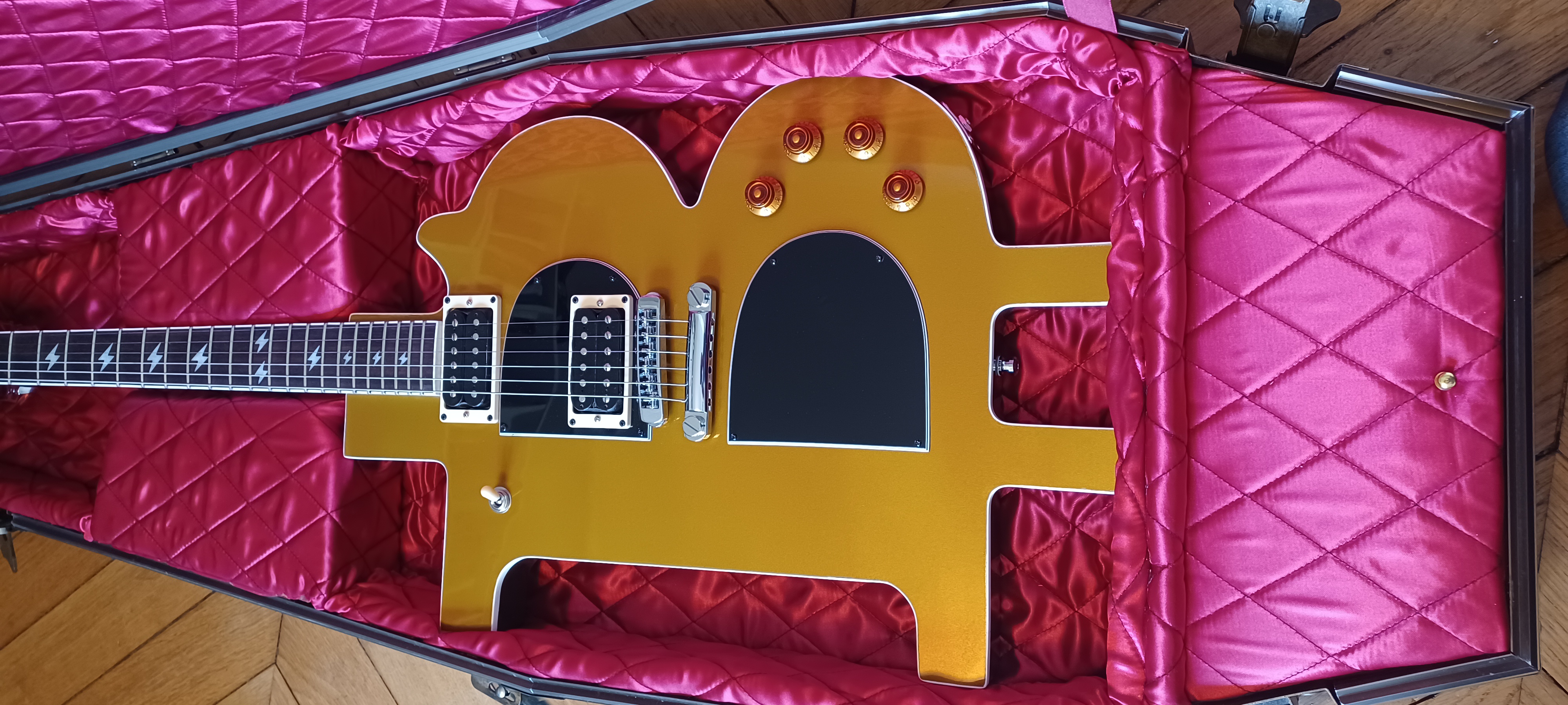 Genesis Bitcoin Guitar